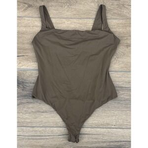 Skims Essential Bodysuit Size Large Brown Scoop Neck Sleeveless Thong